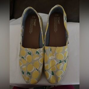 Tom’s Yellow Lemon Slip-Ons